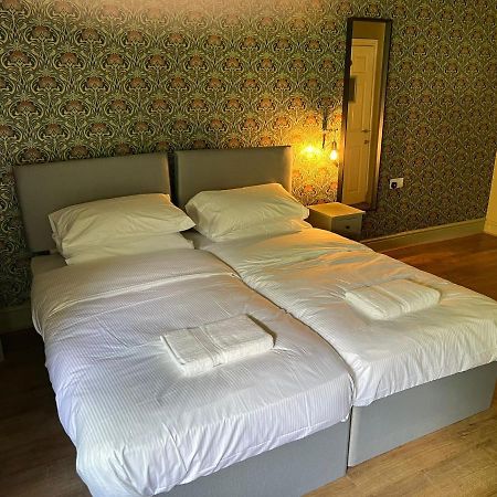 Aparthotel The Ring O'Bells Halifax Zewnętrze zdjęcie