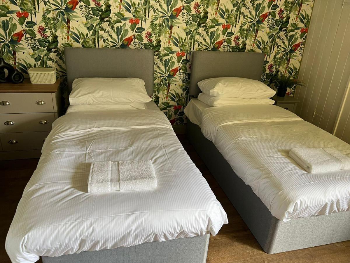 Aparthotel The Ring O'Bells Halifax Zewnętrze zdjęcie